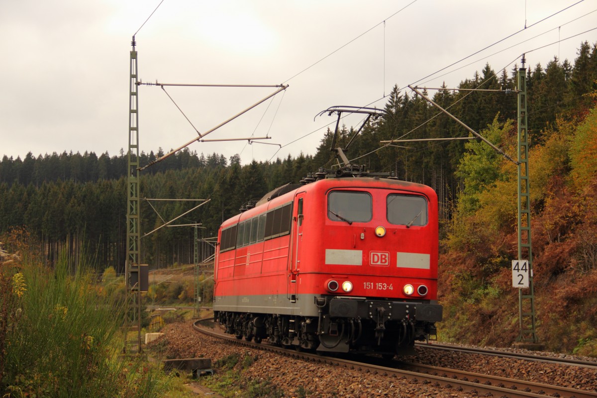 151 153-4 DB Schenker bei Steinbach im Frankenwald am 23.10.2015. 