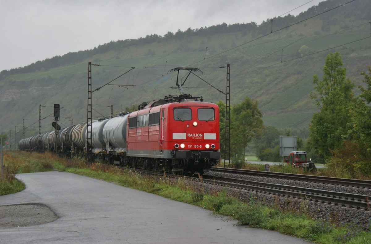 151 160-9 am 18.09.13 mit einen Kesselwagenzug.