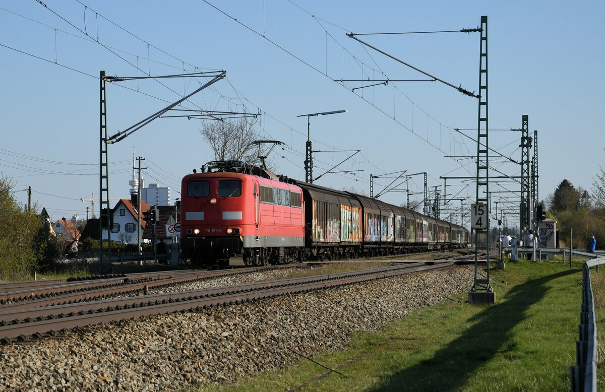 151 166 am 23.04.21 bei München-Feldmoching