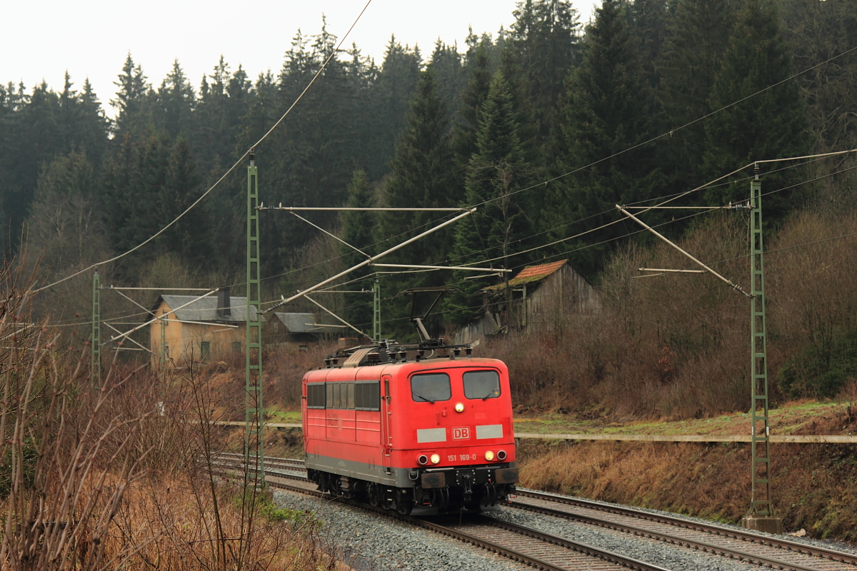151 169-0 DBSR bei Steinbach im Frankenwald am 03.12.2015.