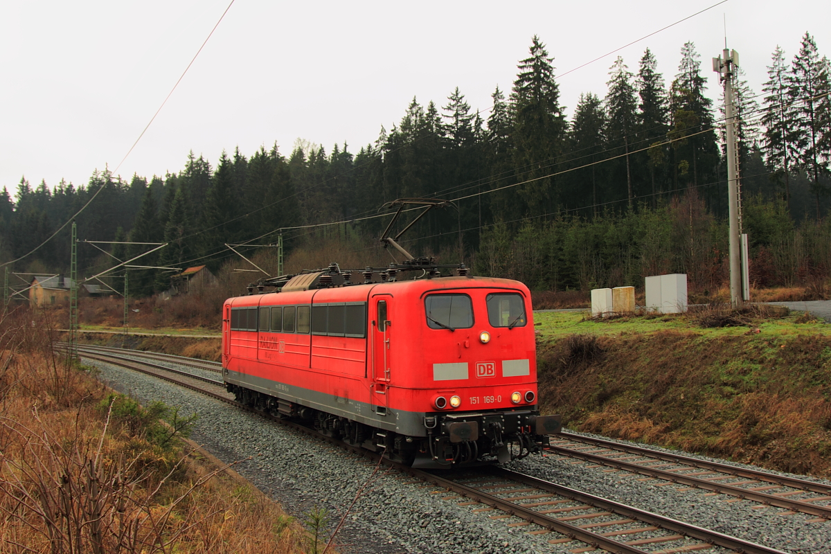151 169-0 DBSR bei Steinbach im Frankenwald am 03.12.2015.