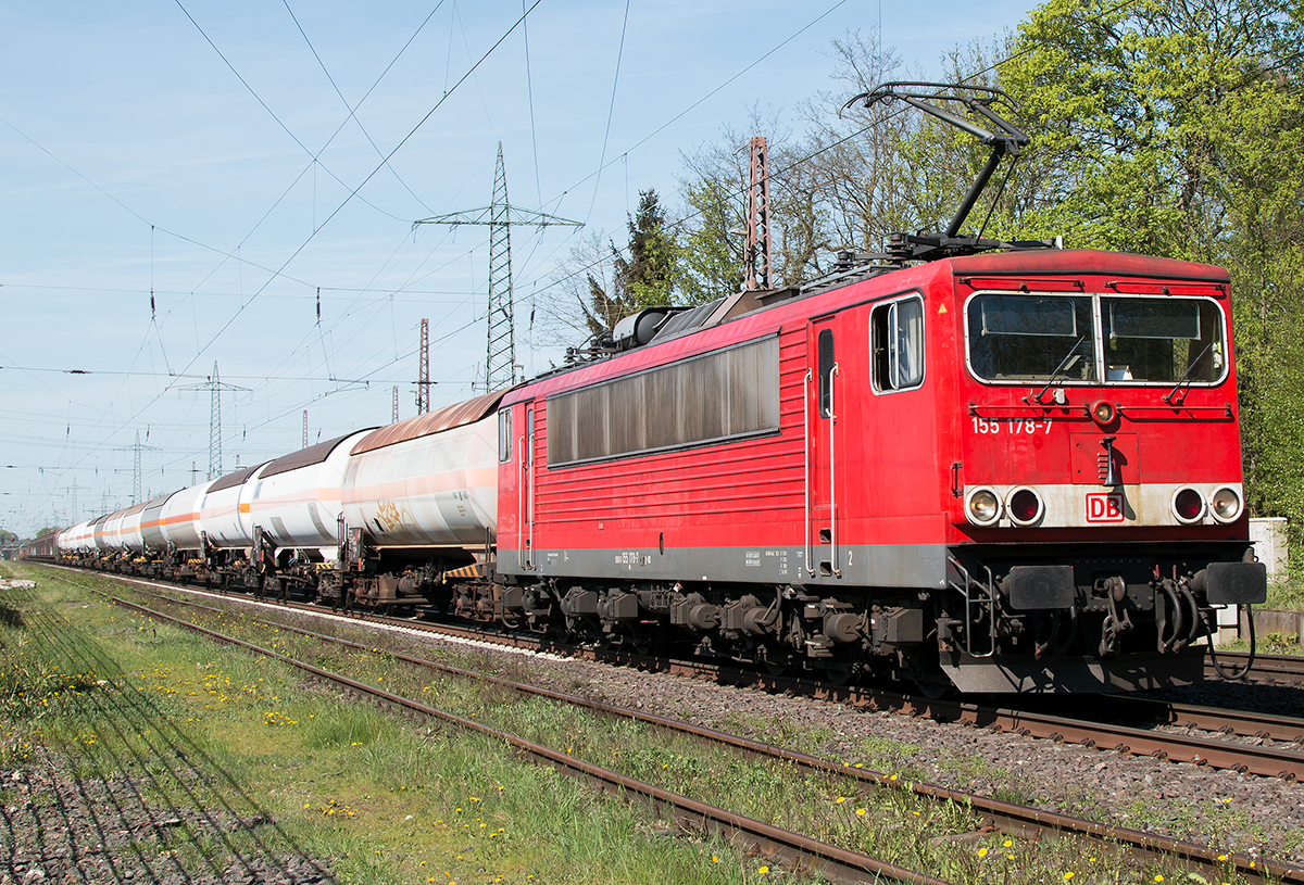 151 178 im Auftrag von DB Cargo durch Ratingen Lintorf.