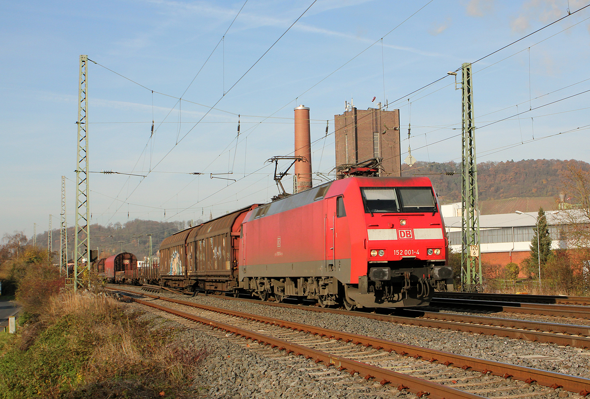 152 001-4 bei Bad Hönningen am 03.12.2013
