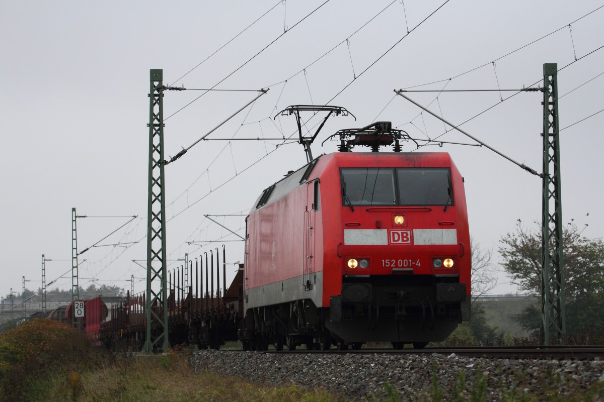 152 001-4 DB Schenker bei Lichtenfels am 21.10.2015.