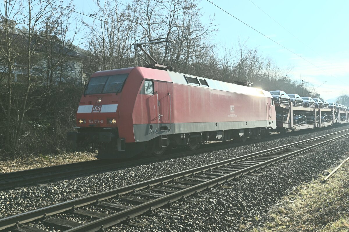 152 013-9 mit Mittagsaudizug in Neckargerach.14.1.2022
