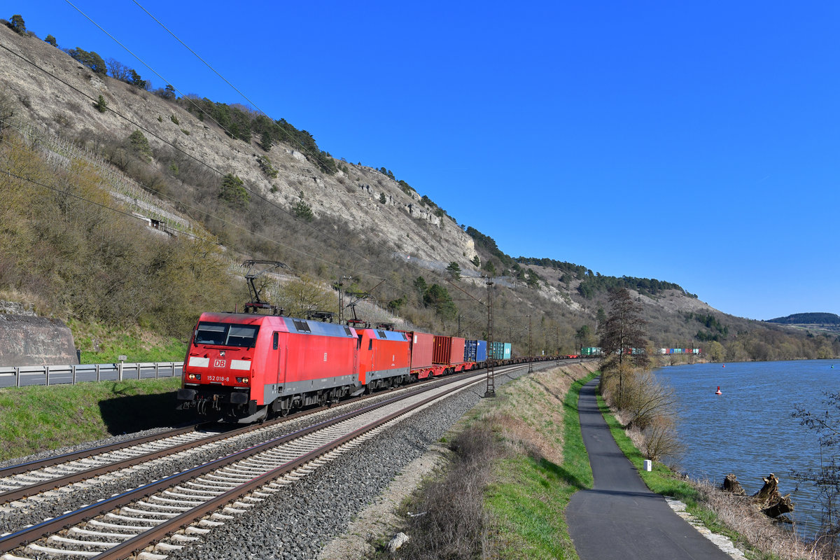 152 018 + 152 xxx mit einem Containerzug am 06.04.2018 bei Gambach. 