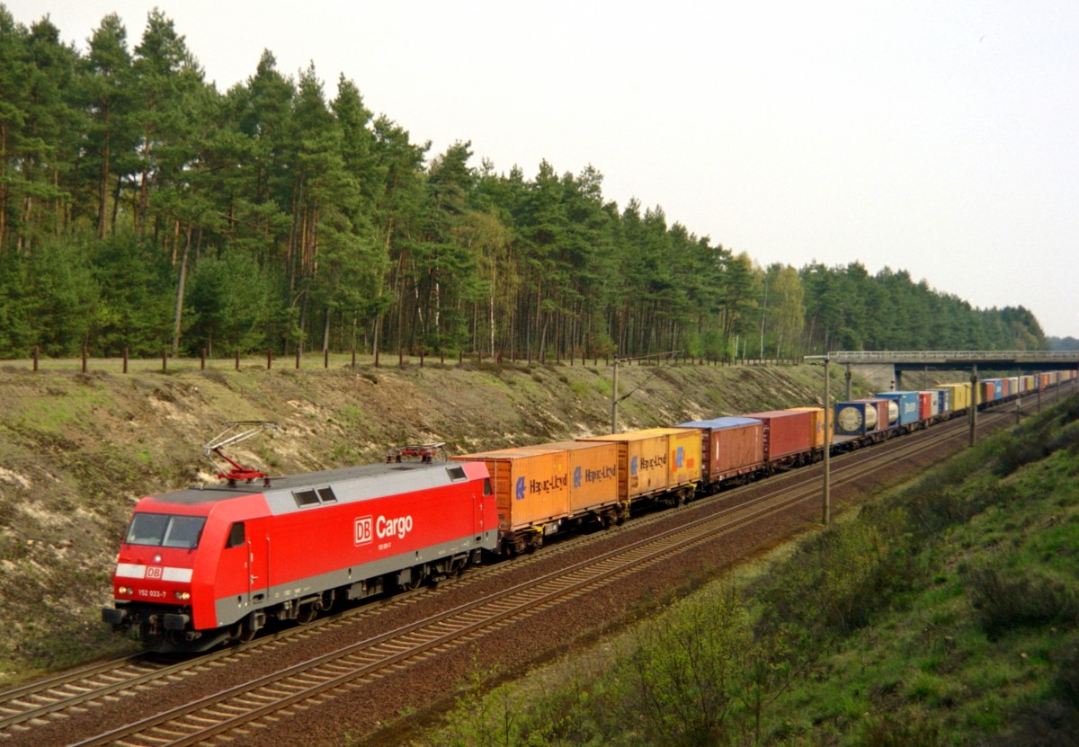 152 033 mit IK 50490 (Maschen–Bremerhaven) am 17.04.2004 zwischen Maschen und Jesteburg