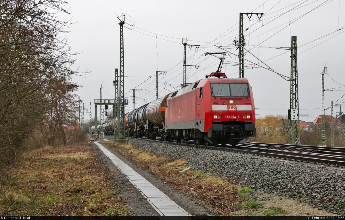 152 034-5 (Siemens ES64F) ist am Abzweig Angersdorf Awo mit Kesselwagen Richtung Halle (Saale) unterwegs.

🧰 DB Cargo
🕓 18.2.2022 | 13:22 Uhr