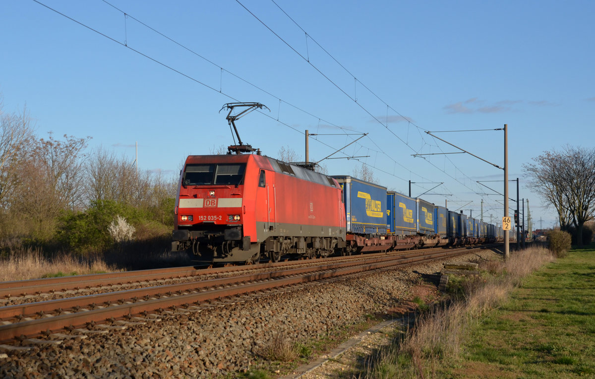 152 035 führte am 22.03.20 einen LKW-Walter-KLV durch Greppin Richtung Dessau.