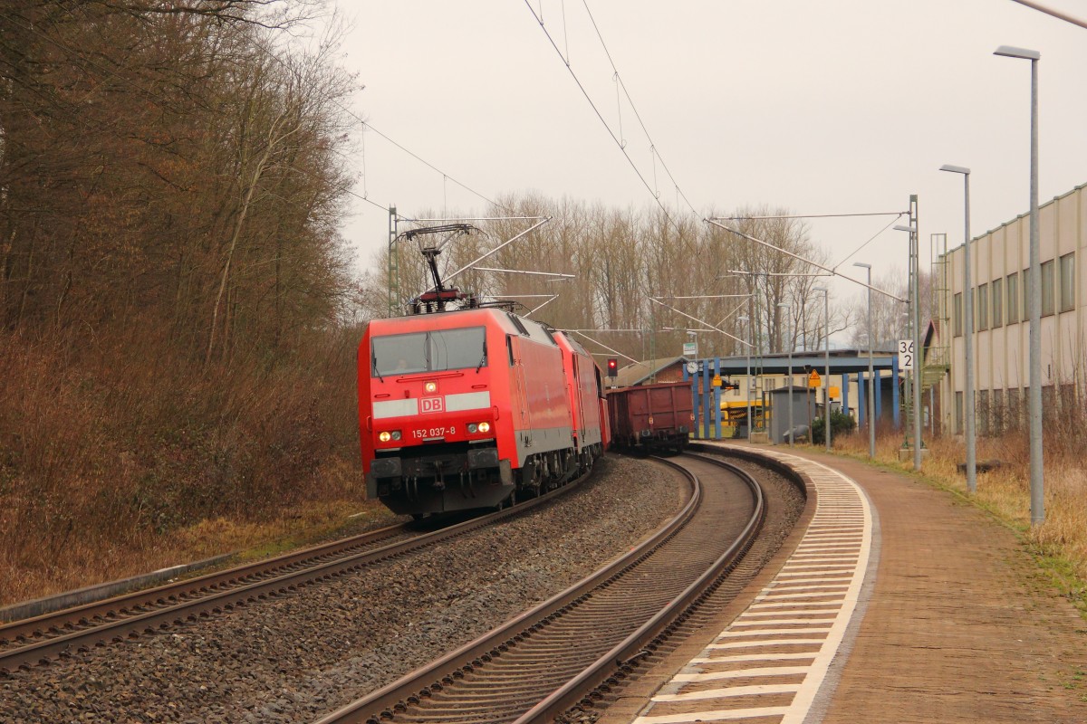 152 037-8 DB Schenker Rail in Michelau am 11.02.2015.