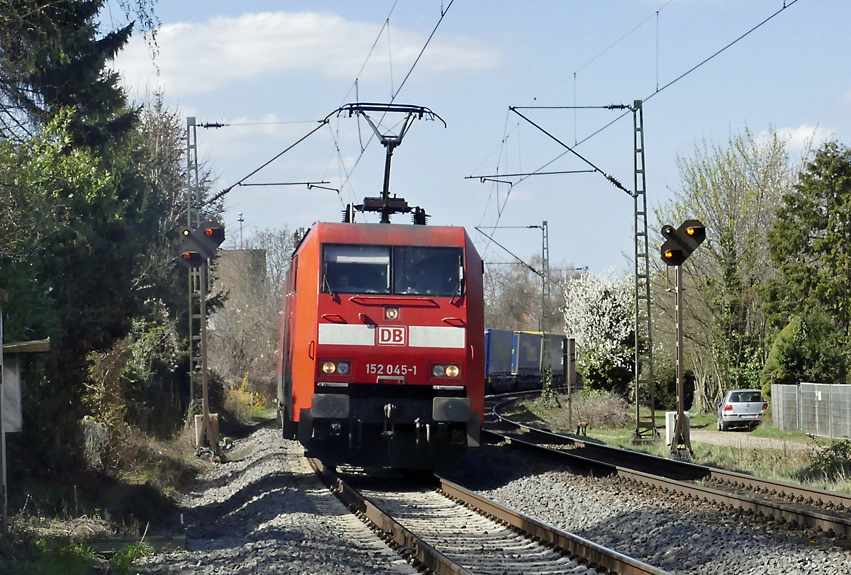 152 045-1 Containerzug durch Bonn-Beuel - 29.03.2019