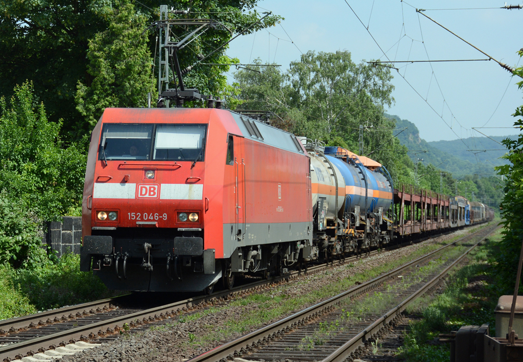 152 046-9 mit gem. Güterzug durch Bonn-Beuel - 09.06.2016