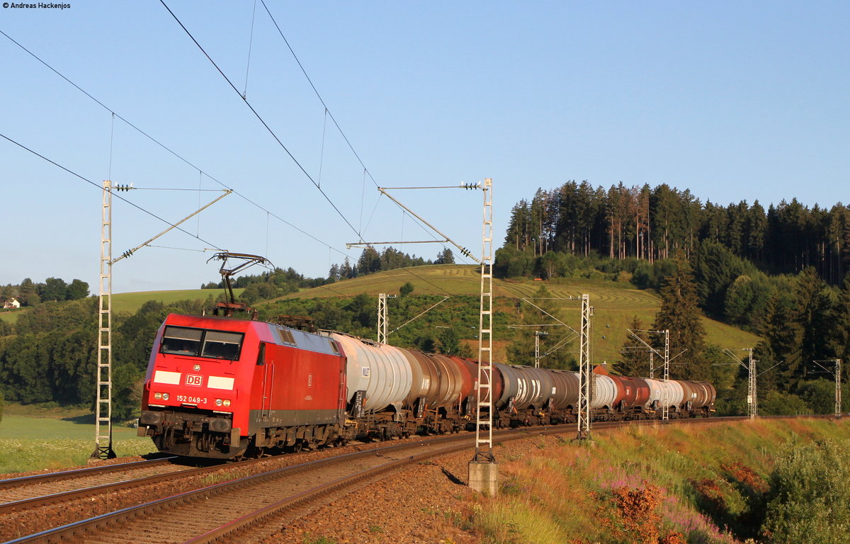 152 049-3 mit dem GC 60482 (Karlsruhe Knielingen Raffiniere-Rammelswiesen) bei St.Georgen 19.7.16