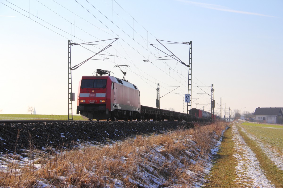 152 058-4 DB Schenker Rail bei Reundorf am 07.02.2015.