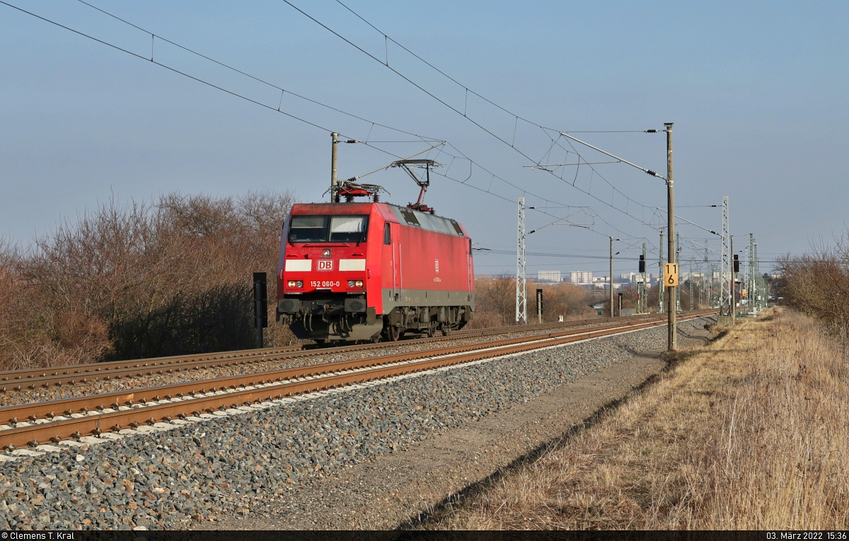 152 060-0 (Siemens ES64F) als Tfzf unterwegs am km 11,6 bei Zscherben Richtung Sangerhausen.

🧰 DB Cargo
🕓 3.3.2022 | 15:36 Uhr