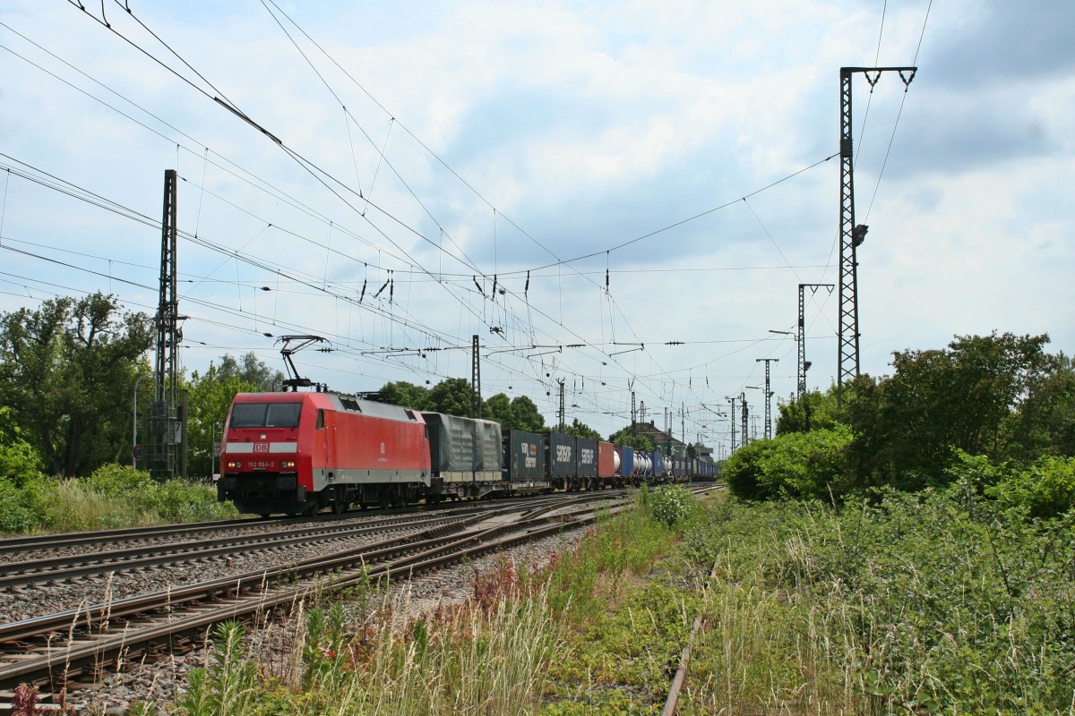 152 064-2 mit dem 40122 von Milano Smistam nach Zeebrugge Ramsk. am Nachmittag des 14.06.14 in Mllheim (Baden).