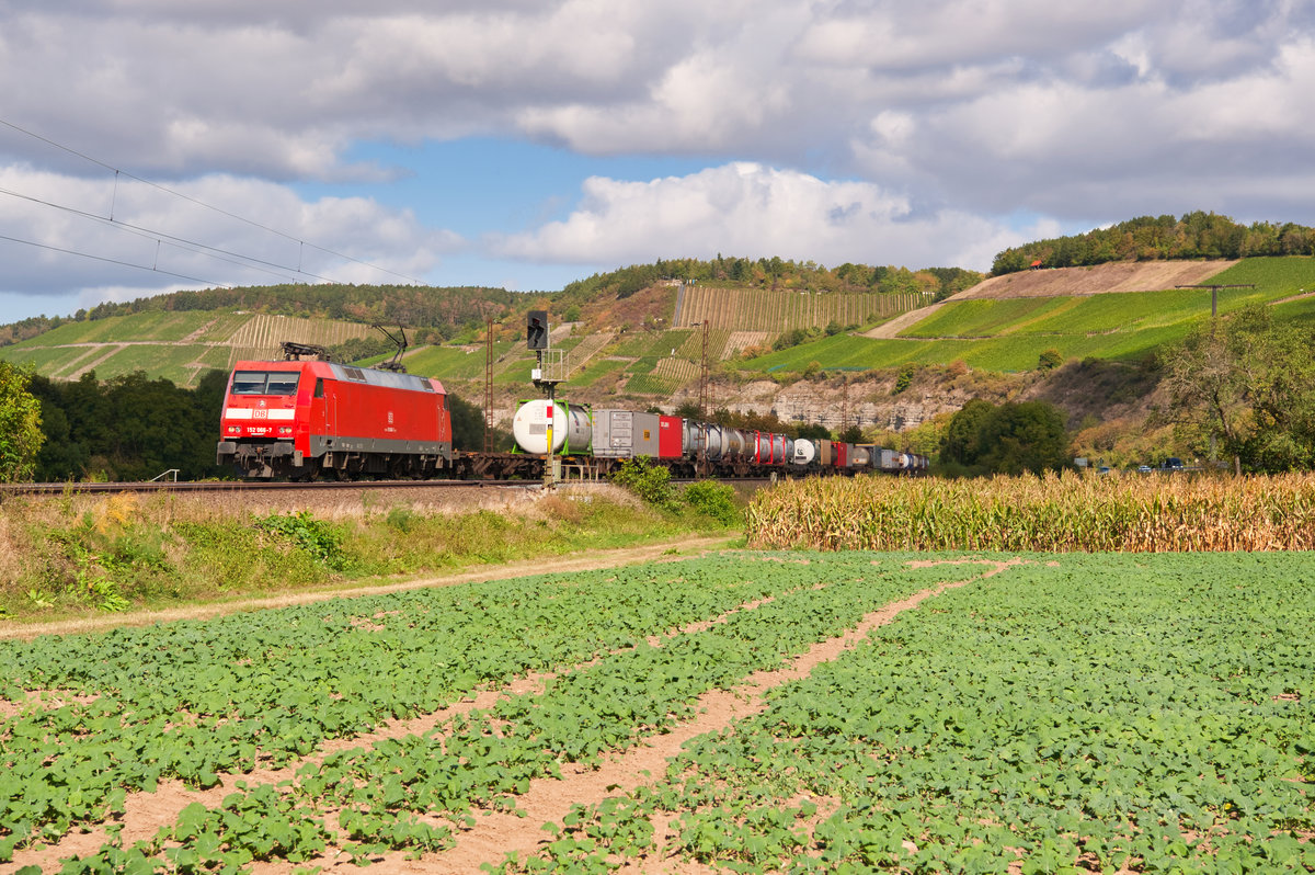 152 066 mit einem KLV-Zug bei Himmelstadt Richtung Würzburg, 18.09.2019