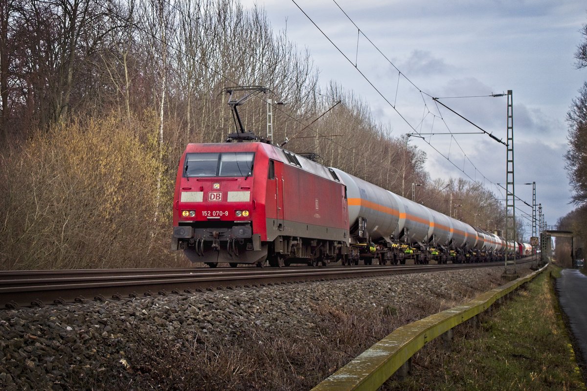 152 070-9 mit einem gemischten Güterzug bei Unna-Mühlhausen (30.01.2021)