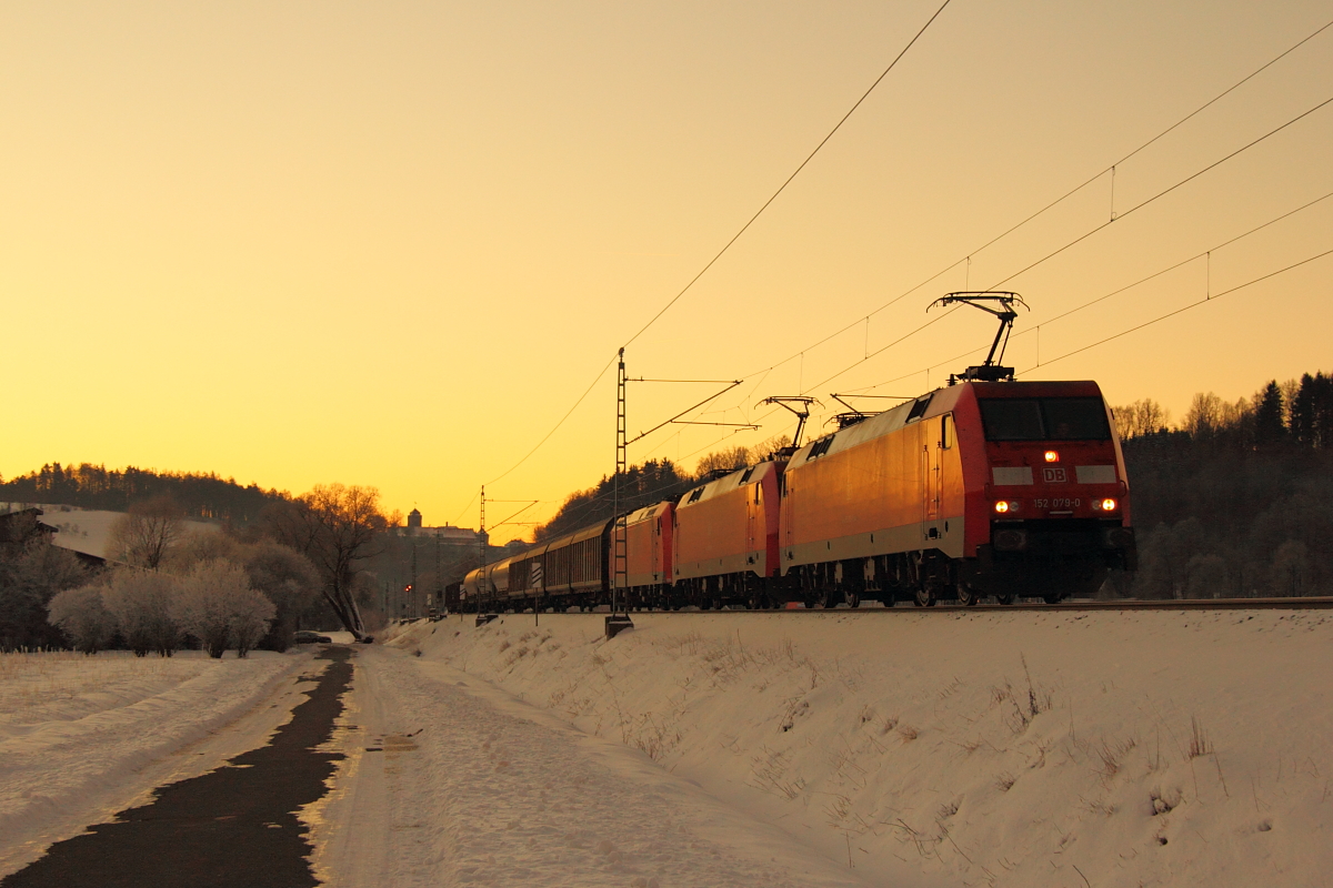 152 079-0 und 152 063-4 und 185 017-1 DB Cargo bei Kronach am 20.01.2017.