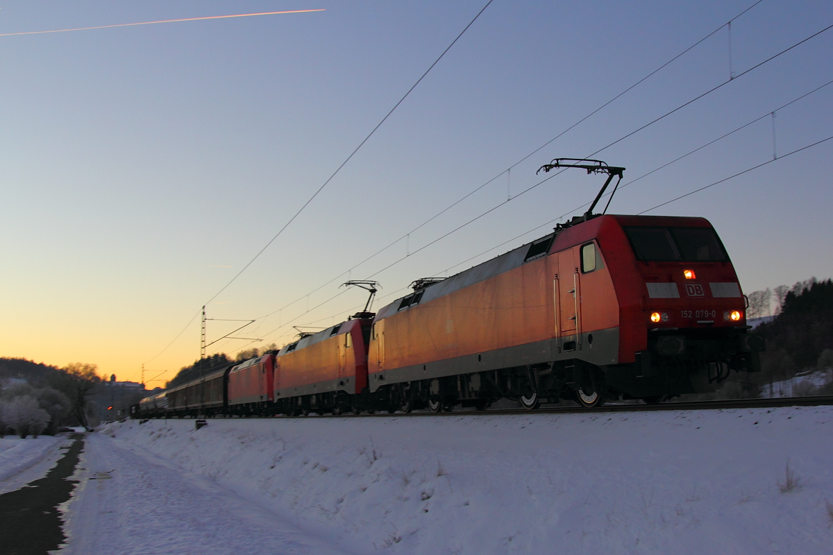 152 079-0 und 152 063-4 und 185 017-1 DB Cargo bei Kronach am 20.01.2017.