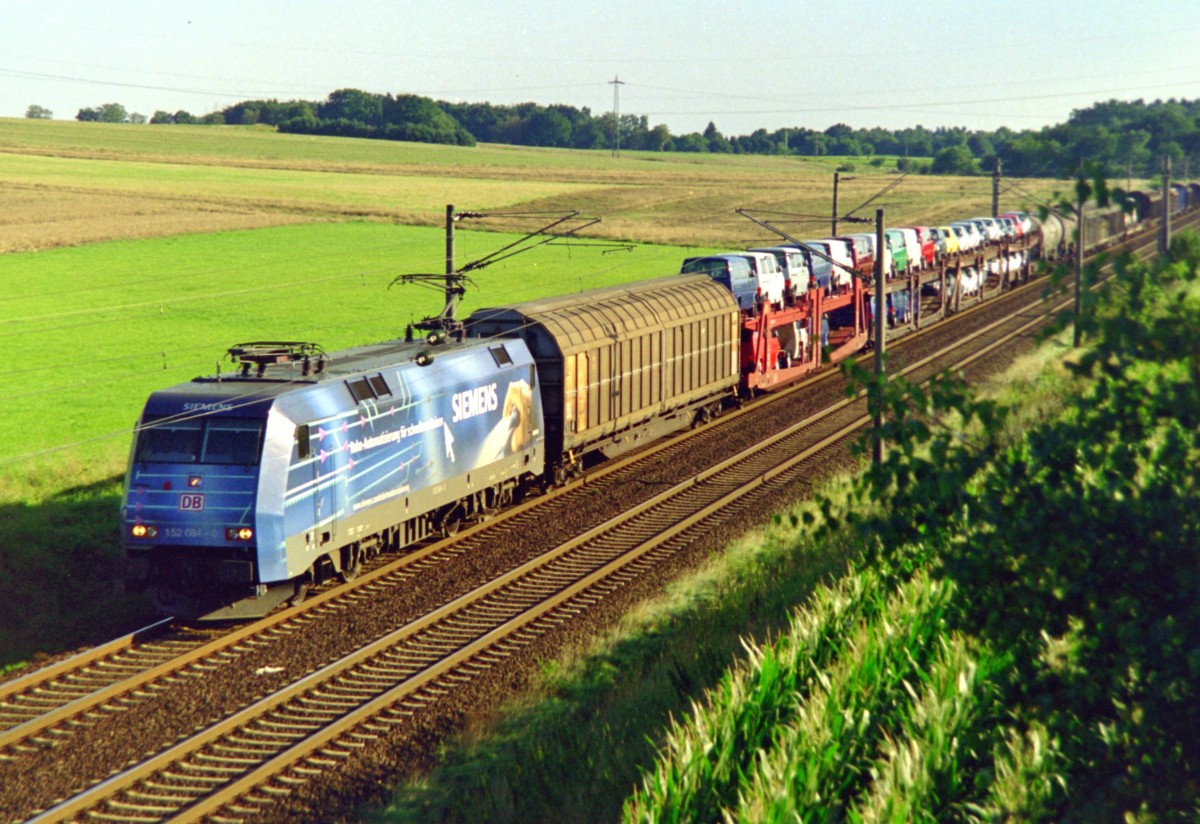 152 084  Siemens  mit IRC 51016 (Seelze–Maschen) am 16.08.2002 zwischen Jesteburg und Maschen Rbf