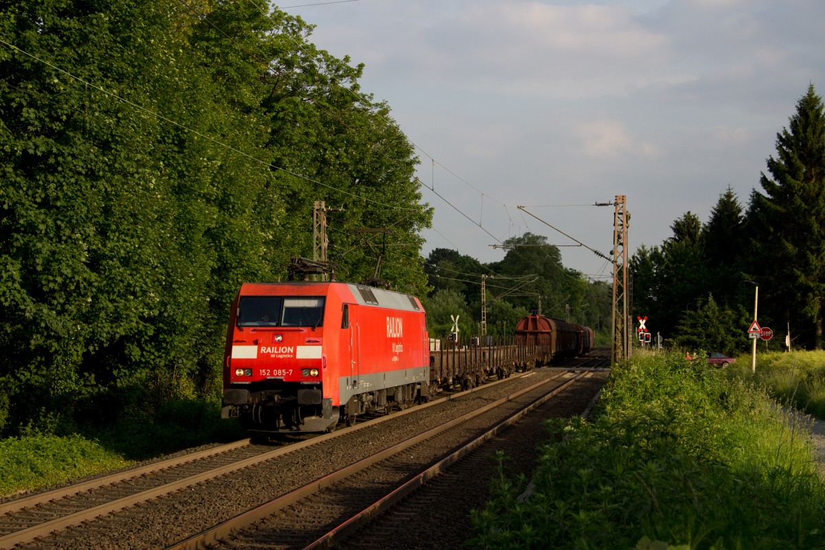 152 085-7 mit einem gemischten Güterzug in Solingen-Ohligs am 11.06.14