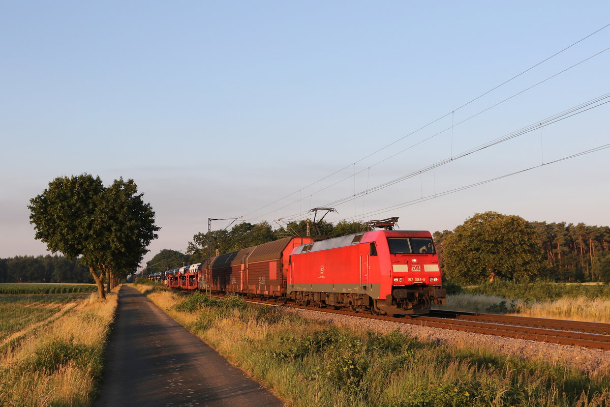 152 089 mit einem Autozug am 27. Juni 2020 bei Dörverden.
