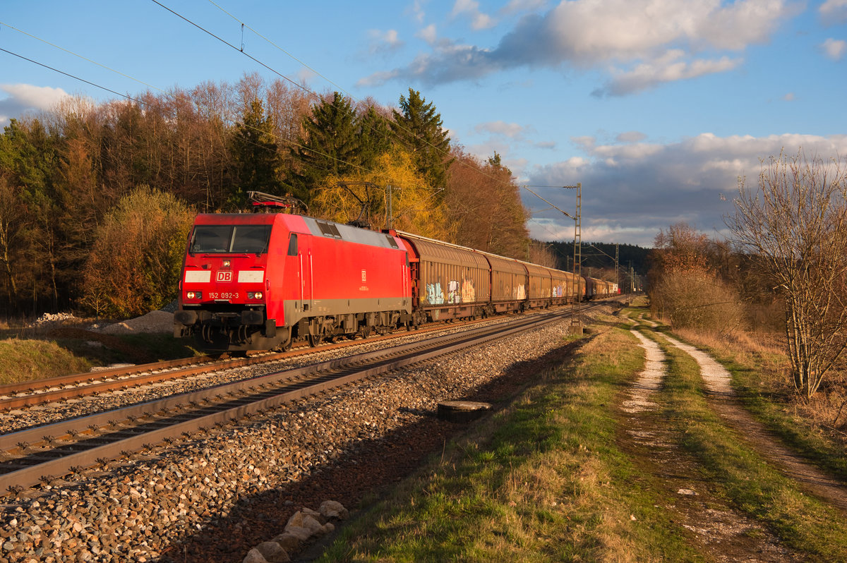 152 092 mit einem gemischten Güterzug bei Postbauer-Heng Richtung Nürnberg, 19.03.2019