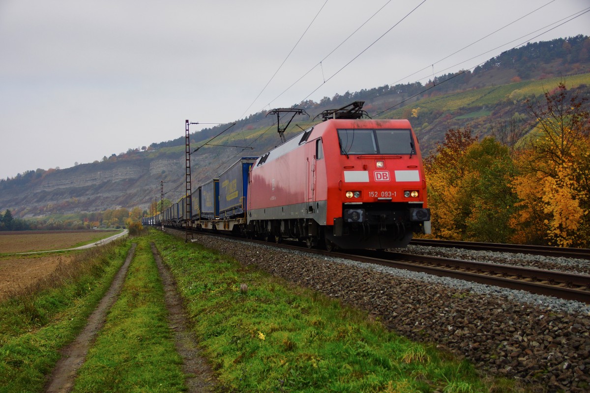 152 093-1 mit einen Walterzug in Richtung Süden unterwegs abgelichtet am 27.10.15 bei Thüngersheim.
