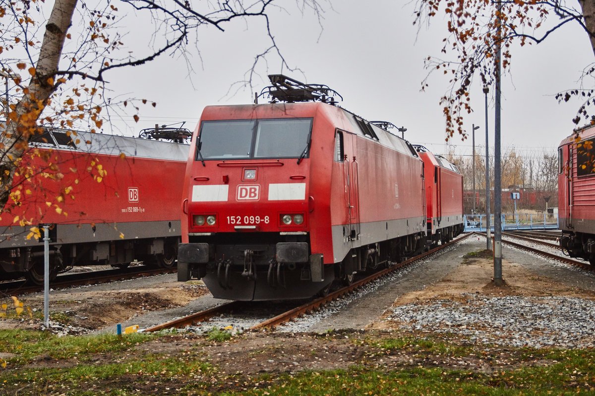 152 099-8 hier zu sehen im BW Engelsdorf gesehen am 25.11.16.(Bild wurde von einer öffentlichen Straße gemacht.