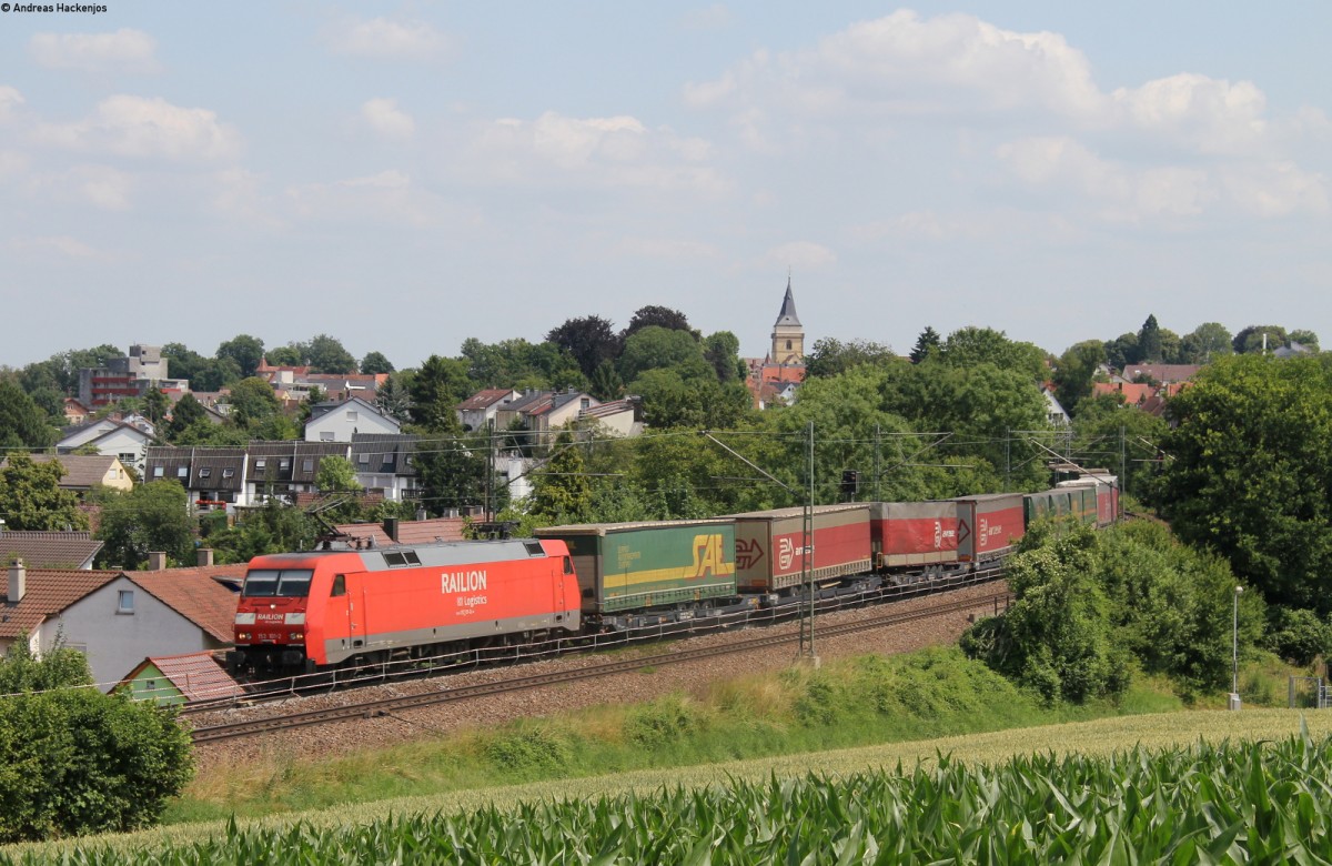 152 101-2 mit einem KLV Zug bei Sachsenheim 13.7.13