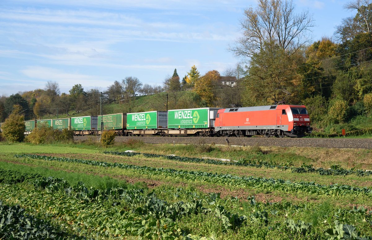 152 110 mit Wenzel KLV in Richtung Ulm bei Reichenbach an der Fils am 21.10.2017.