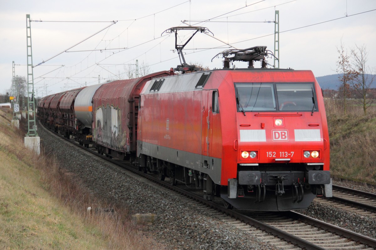152 113-7 DB Schenker bei Staffelstein am 19.02.2014.