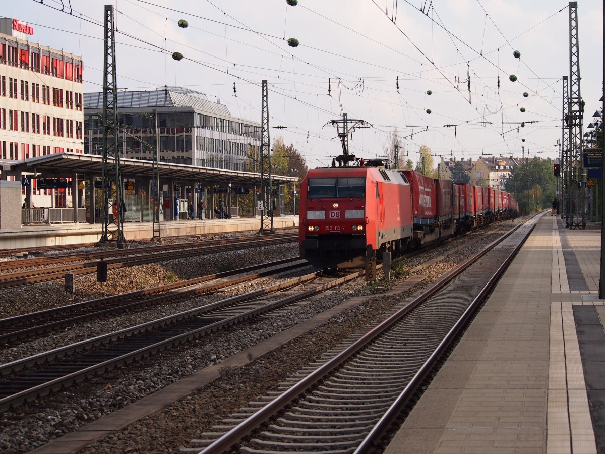 152 113 fährt am 29.10.14 einen Winner-Zug. Aufgenommen bei der Durchfahrt Heimeranplatz Richtung Landsberger Abzweig.
