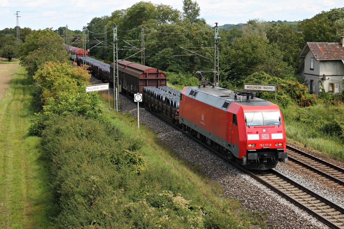 152 117-8 am 22.08.2014 südlich von Müllheim (Baden) mit einem Mischer gen Süden unterwegs.