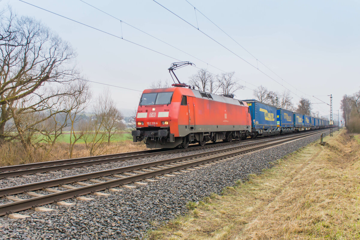 152 119-4 zu sehen mit einem Walterzug am 15.02.2023 bei Unterhaun.