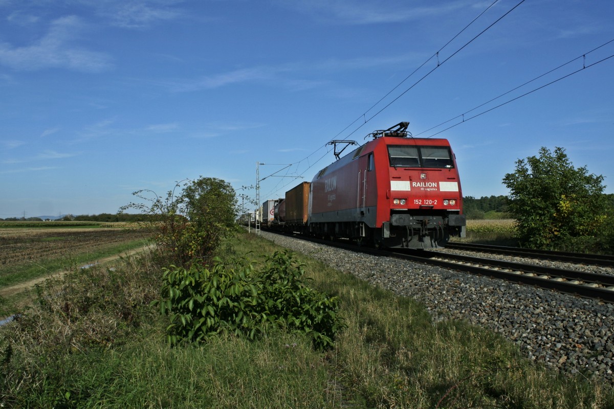 152 120-2 mit dem 40217 nach Basel am Nachmittag des 19.10.13 n�rdlich von H�gelheim.