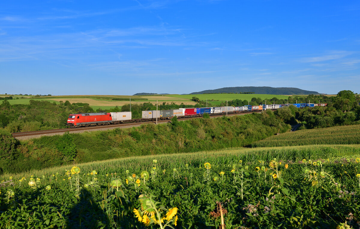 152 124 mit einem KLV am 11.08.2024 bei Obernbreit.