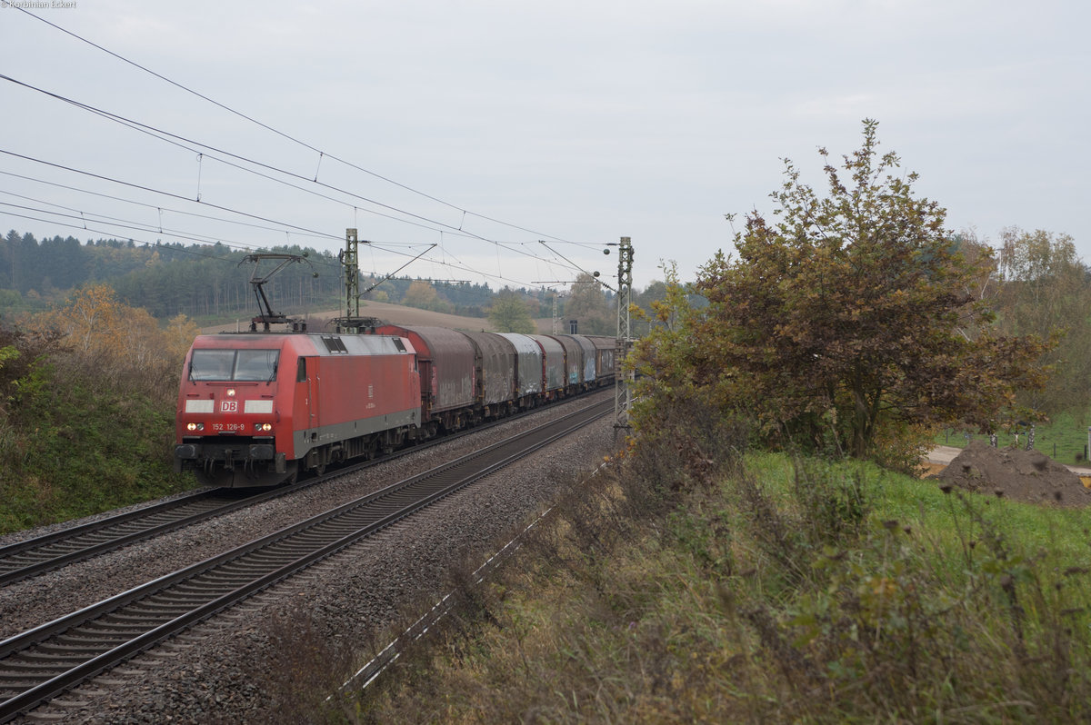 152 126-9 mit einem gemischten Güterzug Richtung Nürnberg bei Fahlenbach, 21.10.2017
