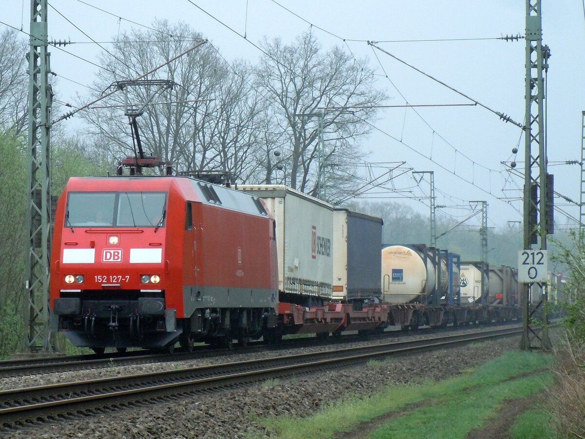 152 127 mit KLV-Zug nach Dörpen in Rheine=Bentlage, 05.04.14
