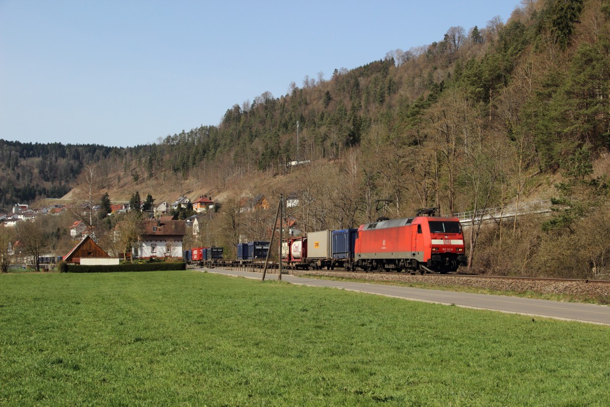 152 131-9 mit dem KT 50054 (Singen(Htw)-Rheinhausen) in Aistaig am 30.03.14
