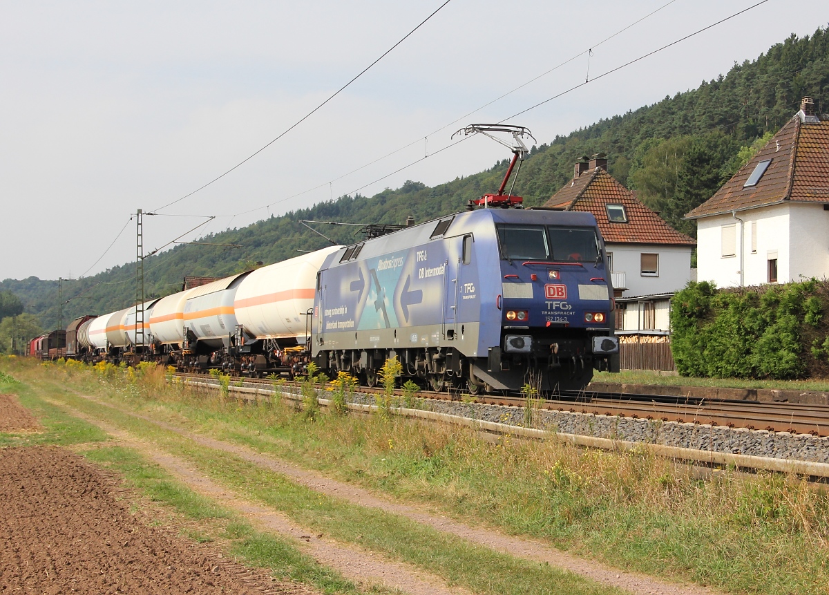 152 134-3 mit gemischtem Gz in Fahrtrichtung Norden. Aufgenommen am 24.08.2013 in Ludwigsau-Friedlos.