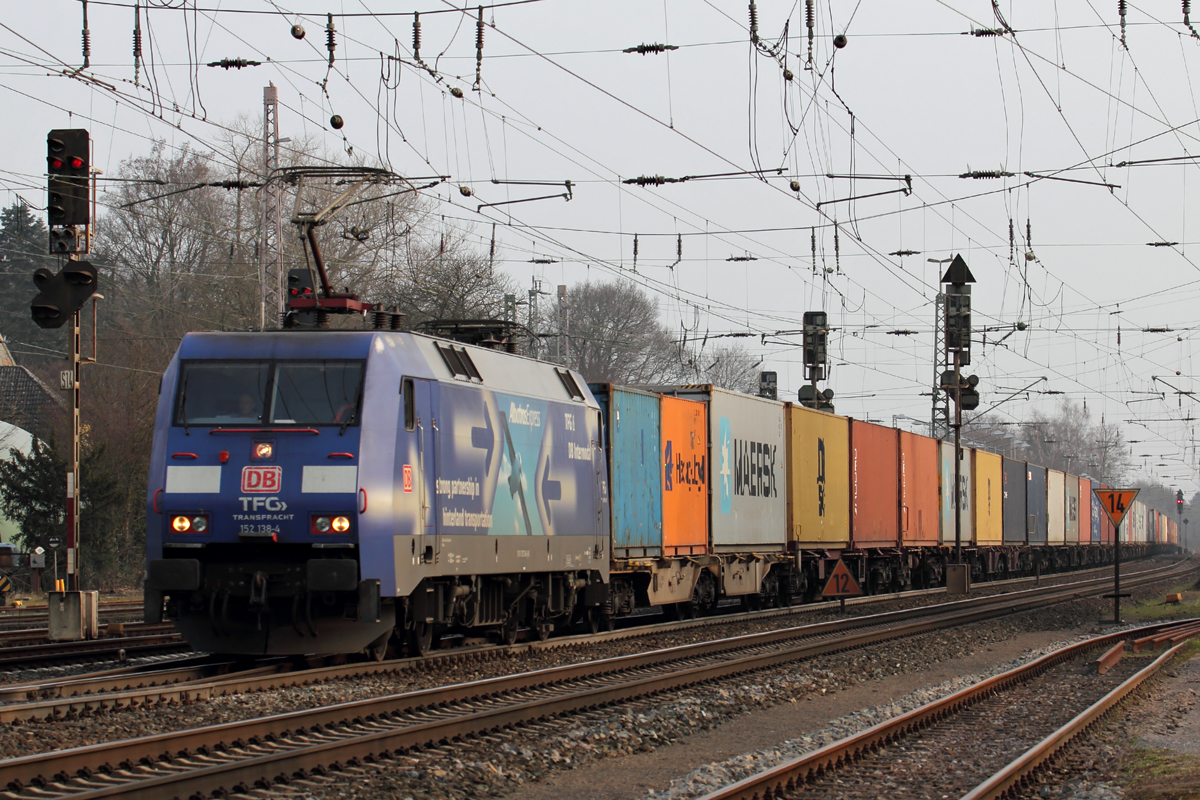 152 138-4 durchfährt Verden(Aller) 24.3.2015 