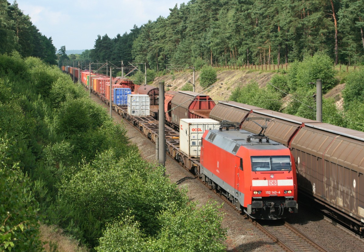 152 143 mit KT 50216 (Frankfurt [Main] Ost–Hamburg-Waltershof) am 17.06.2014 zwischen Jesteburg und Maschen Rbf
