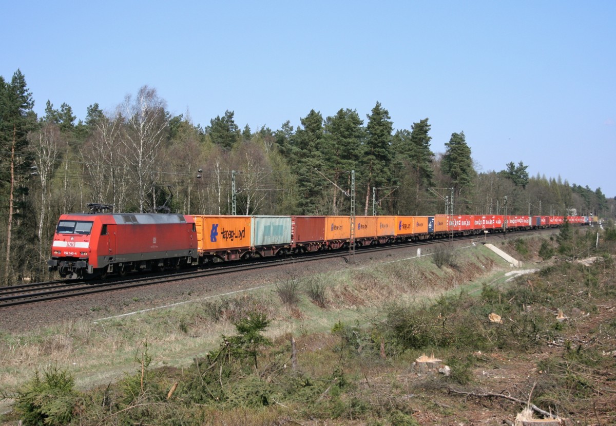 152 143 mit KT 50283 (Maschen Rbf–Bebra Rbf) am 15.04.2015 zwischen Unterl und Eschede