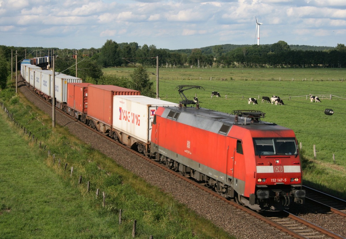 152 147 mit IKE 50167 (Maschen Rbf–Mnchen-Riem Ubf) am 26.06.2011 zwischen Maschen Rbf und Jesteburg
