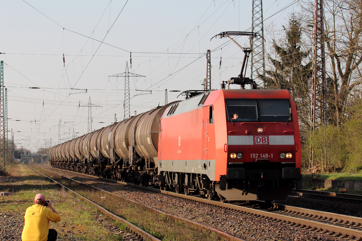 152 149-1 durchfährt Ratingen-Lintorf 14.4.2015
