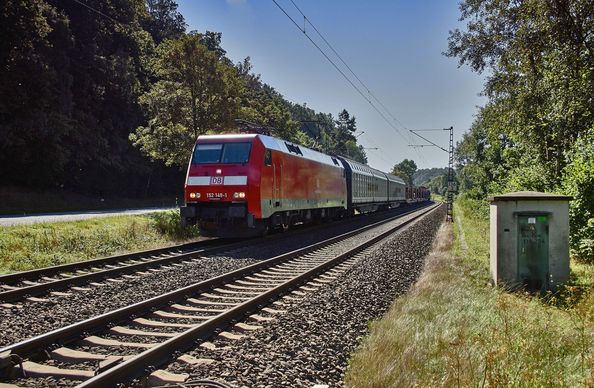 152 149-1 ist mit einen gemischten Güterzug am 24.08.16 bei Burghaun zu sehen.(Bild wurde vom Bahnübergang gemacht.)