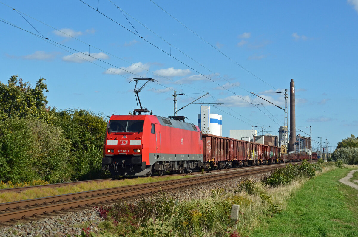 152 149 führte am 06.10.22 einen gemischten Güterzug durch Delitzsch Richtung Halle(S). Gruß an den Fahrer! 