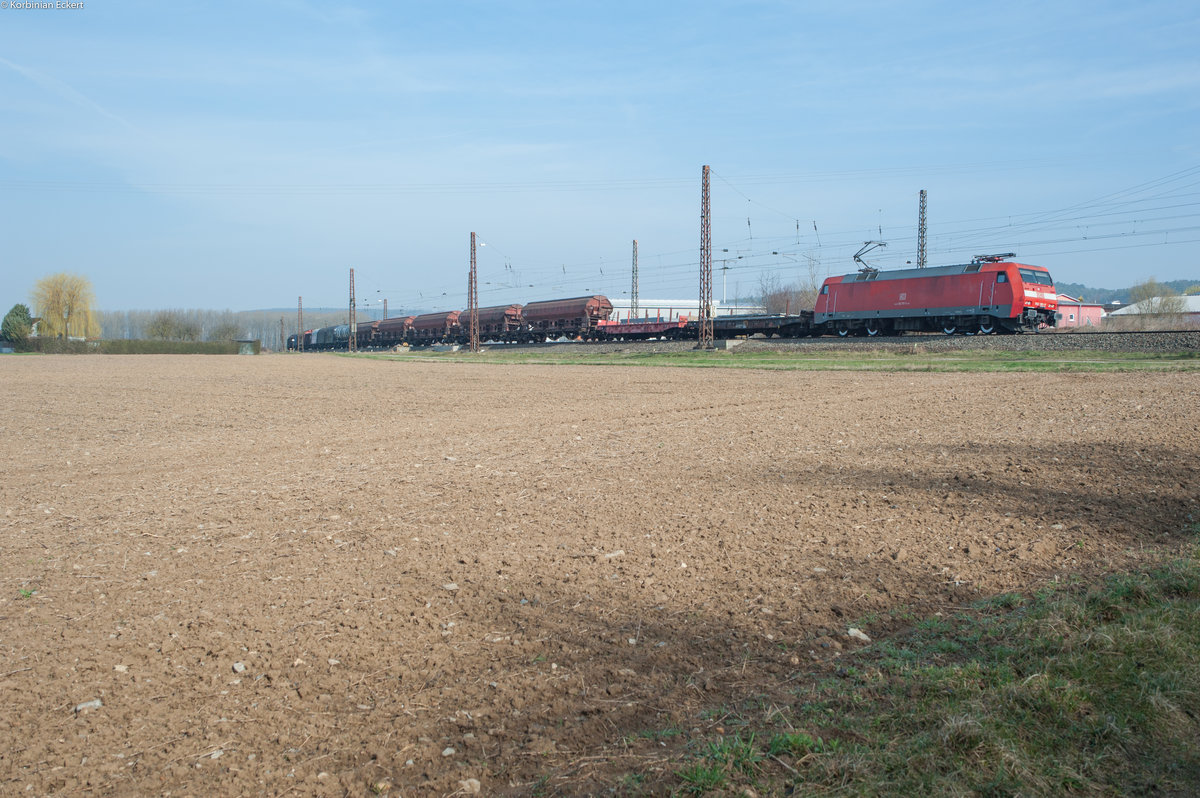 152 151-7 mit einem gemischten Güterzug bei Retzbach-Zellingen Richtung Würzburg, 16.03.2017